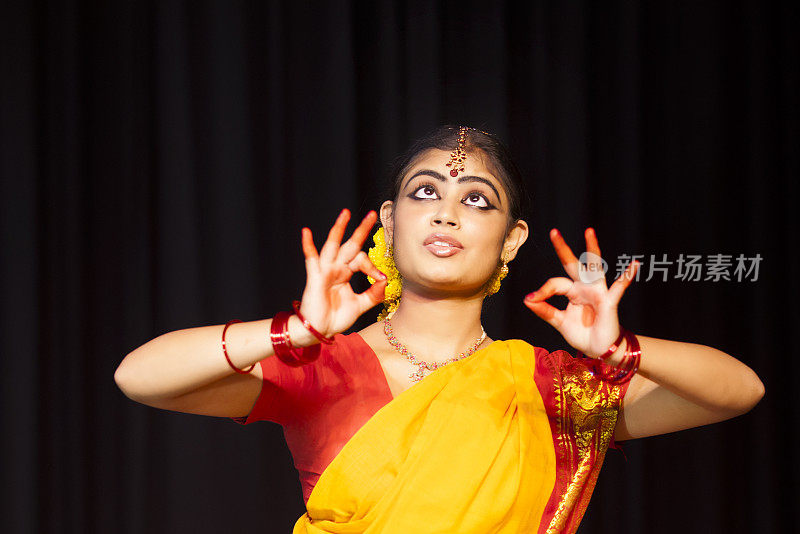 印度古典女舞者Bharata Natyam